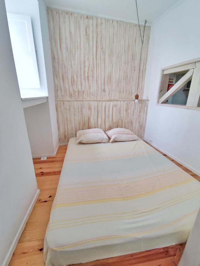 Small Lovely Studio Лиссабон Экстерьер фото
