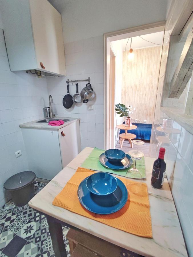 Small Lovely Studio Лиссабон Экстерьер фото